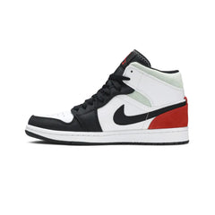 Air-Jordan-1-Mid-SE-Union-Black-Toe-3