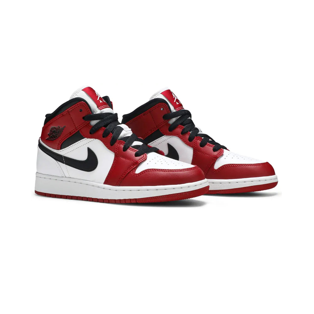Air-Jordan-1-Mid-‘Chicago-White-Heel’-GS-front-side