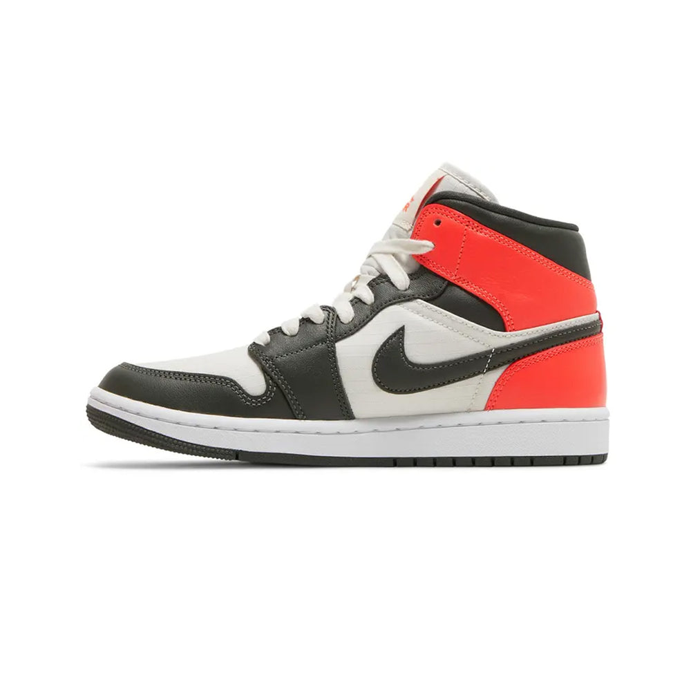 Air-Jordan-1-Mid-‘Newsprint-Light-Orewood-Brown’-W-(2022)-3