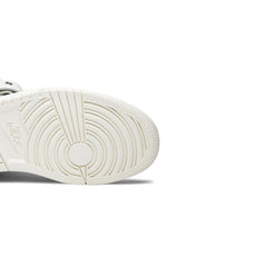 Air-Jordan-1-Retro-High-‘Comme-des-Garcons-White’-(2019)-8