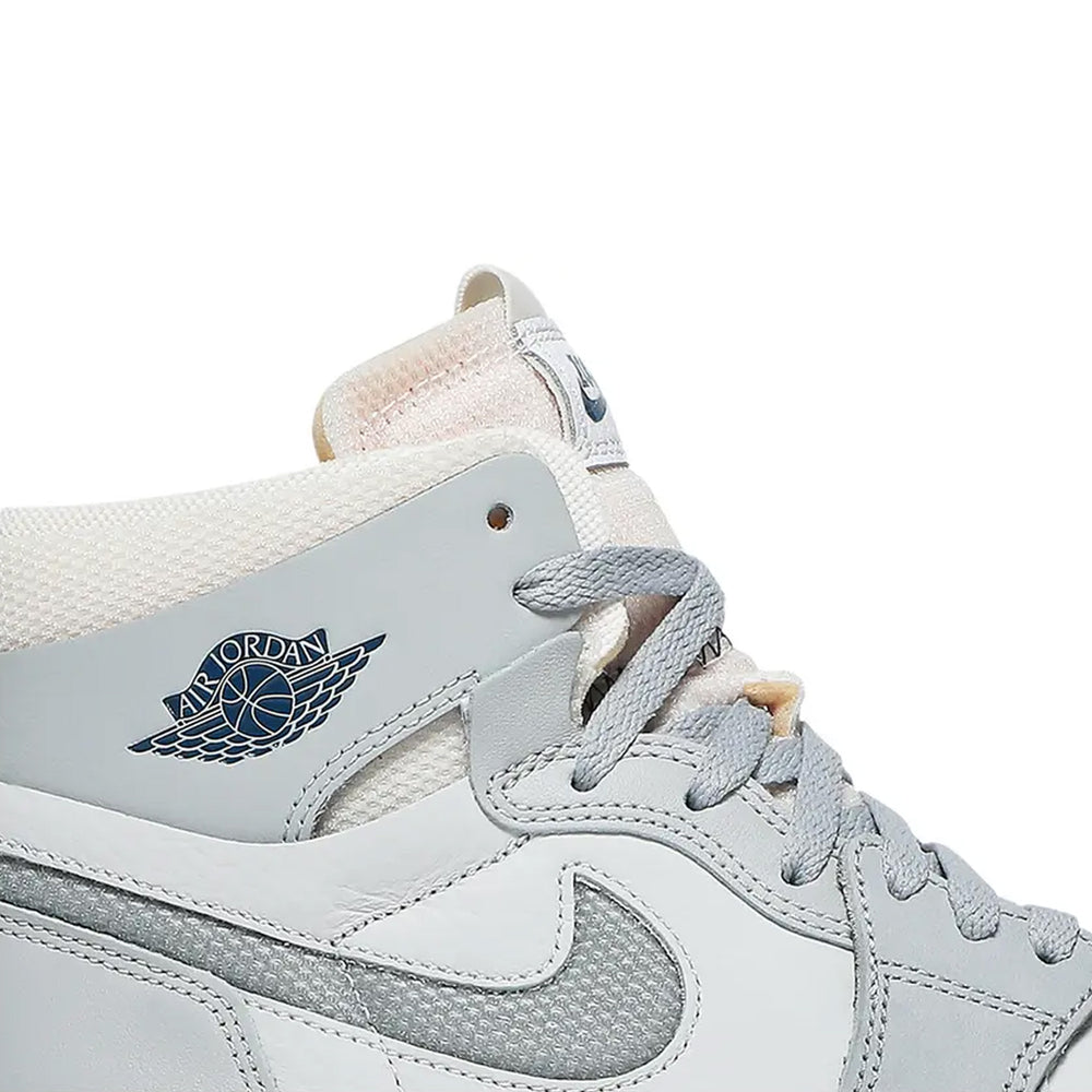 Air-Jordan-1-Zoom-CMFT-‘Photon-Dust’-side-close-up