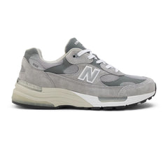 New-Balance-992-MiUSA-Grey-Silver-Metallic-2025-1