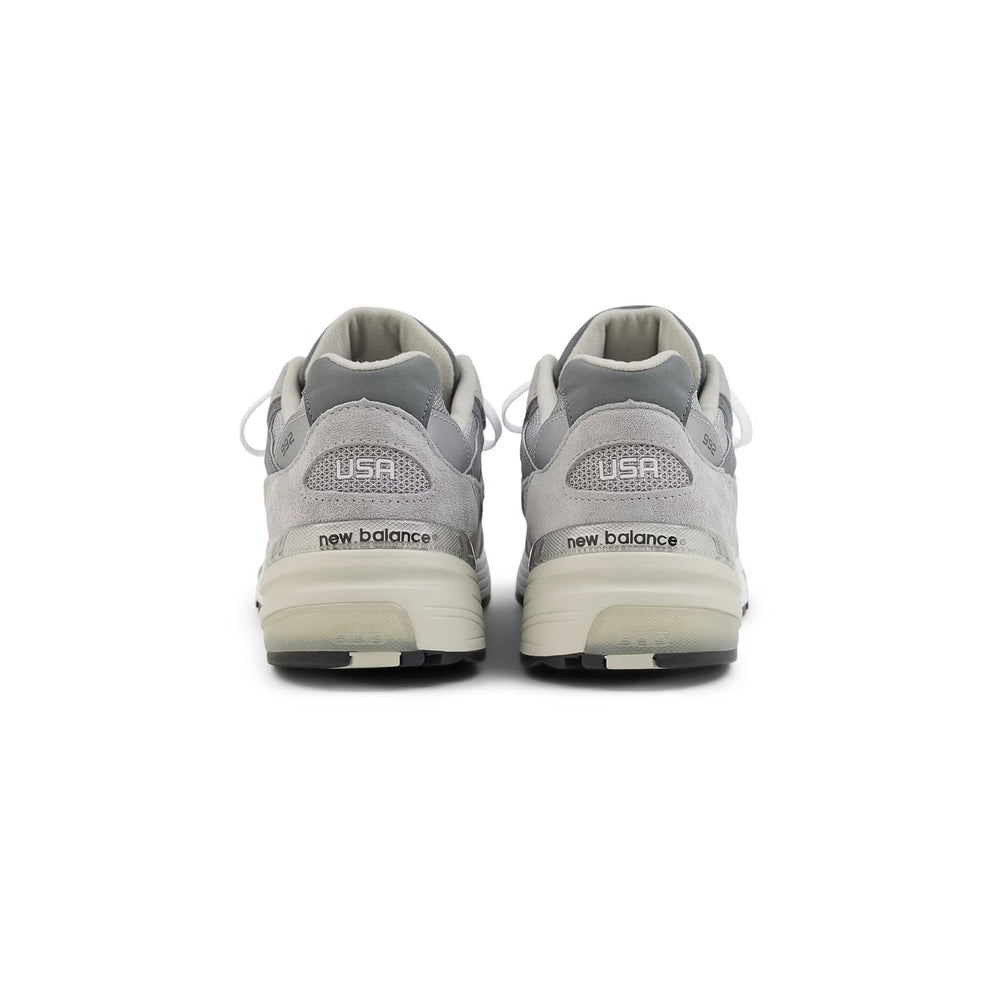 New-Balance-992-MiUSA-Grey-Silver-Metallic-2025-4