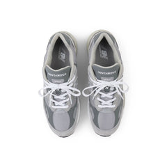 New-Balance-992-MiUSA-Grey-Silver-Metallic-2025-5