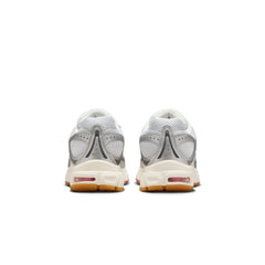 nike_air_max_moto_2k_white_silver_metallic_red_bronze_womens_2026_4