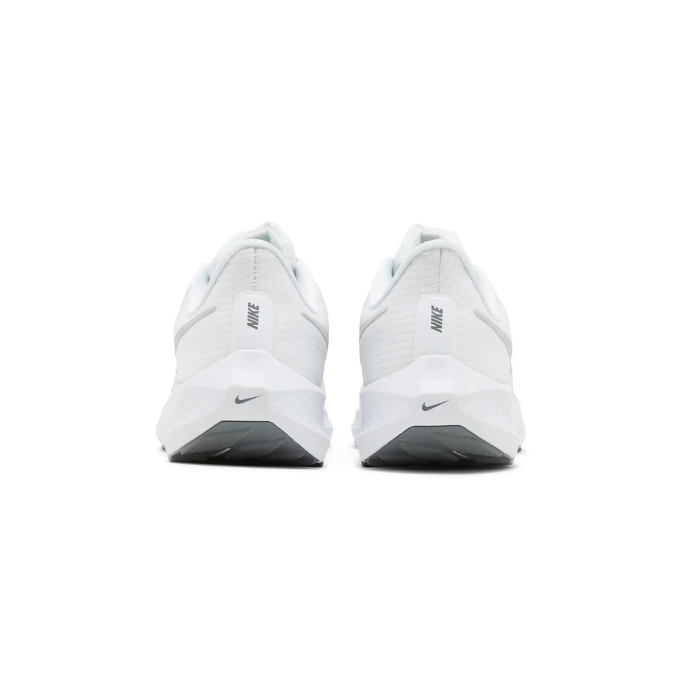 nike_air_zoom_pegasus_39_white_grey_fog_2022_4