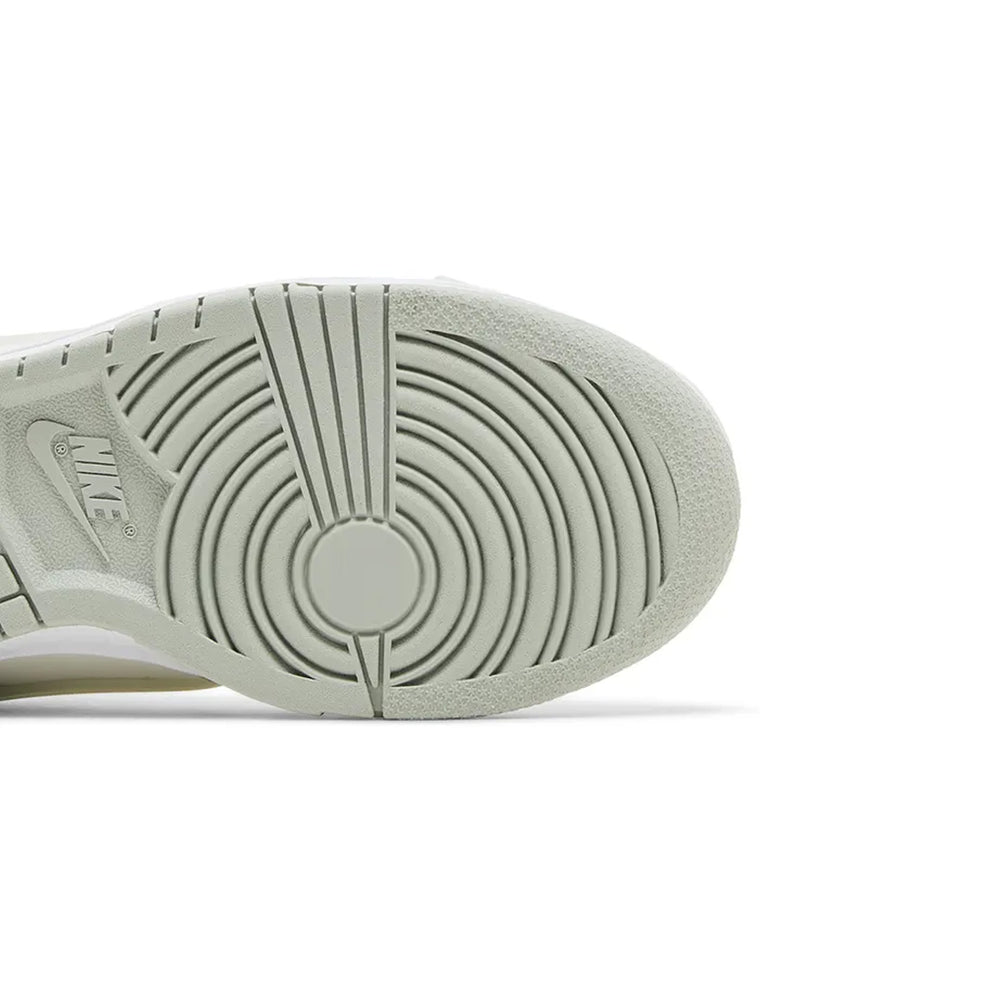 Nike-Dunk-Low-Twist-‘Light-Silver’-Women’s-sole-close-up