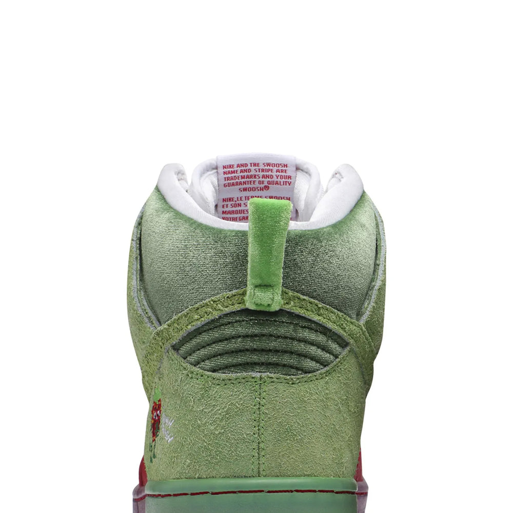 Nike-SB-Dunk-High-‘Strawberry-Cough’-(2021)-back-close-up