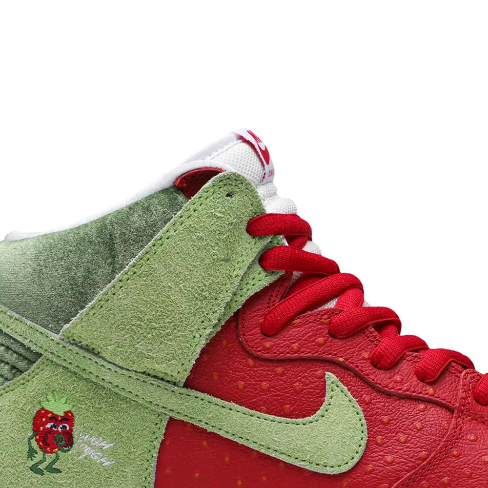 Nike-SB-Dunk-High-‘Strawberry-Cough’-(2021)-side-close-up