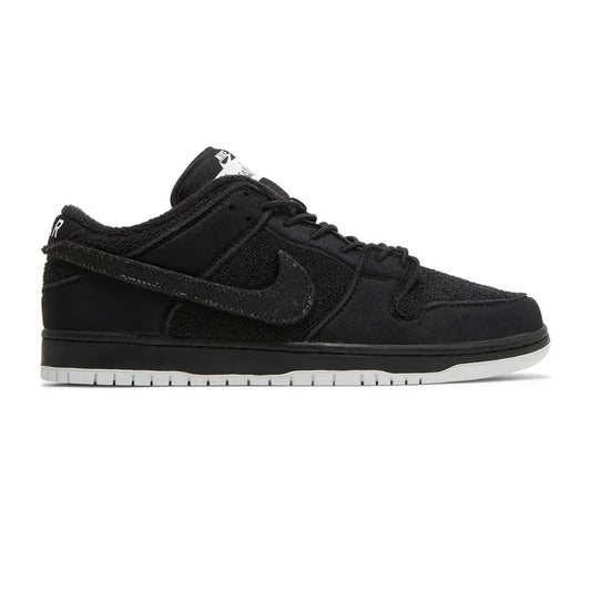 Nike-SB-Dunk-Low-X-Gnarhunters-Black-2022-1