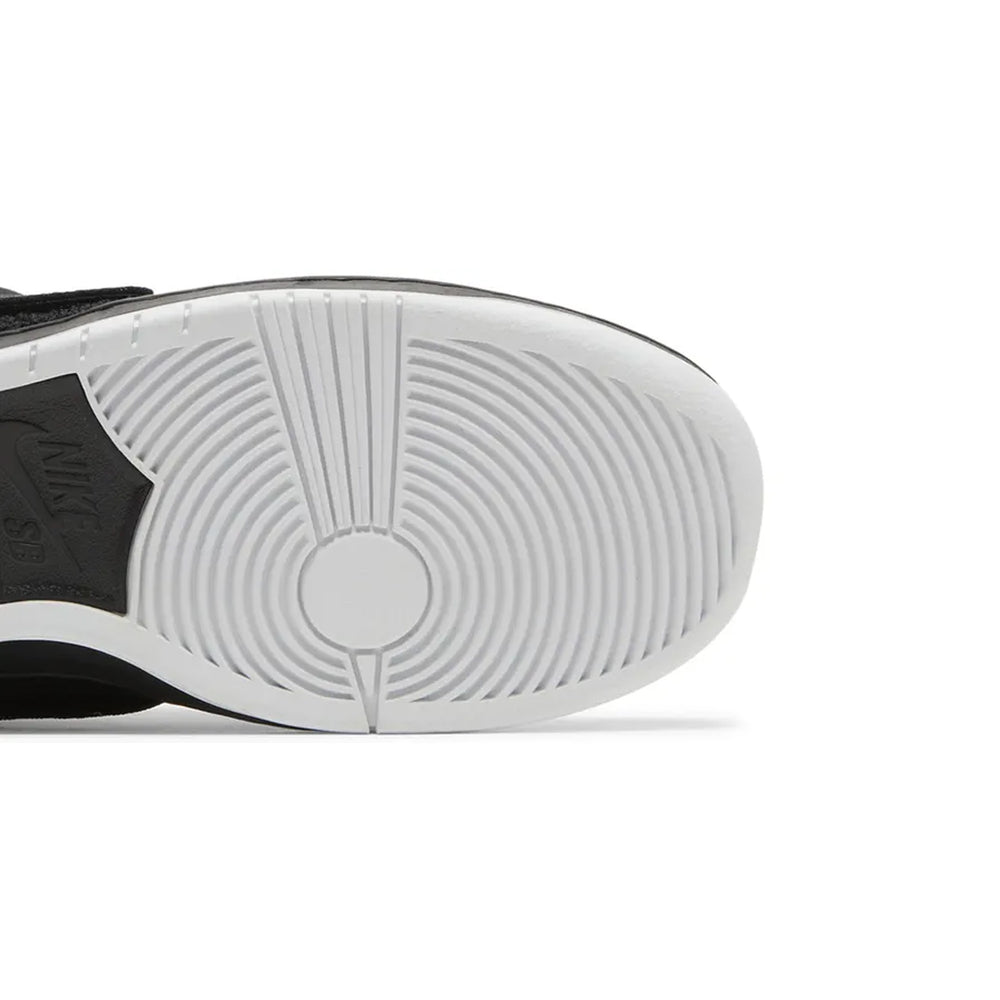 Nike-SB-Dunk-Low-X-Gnarhunters-Black-2022-9.