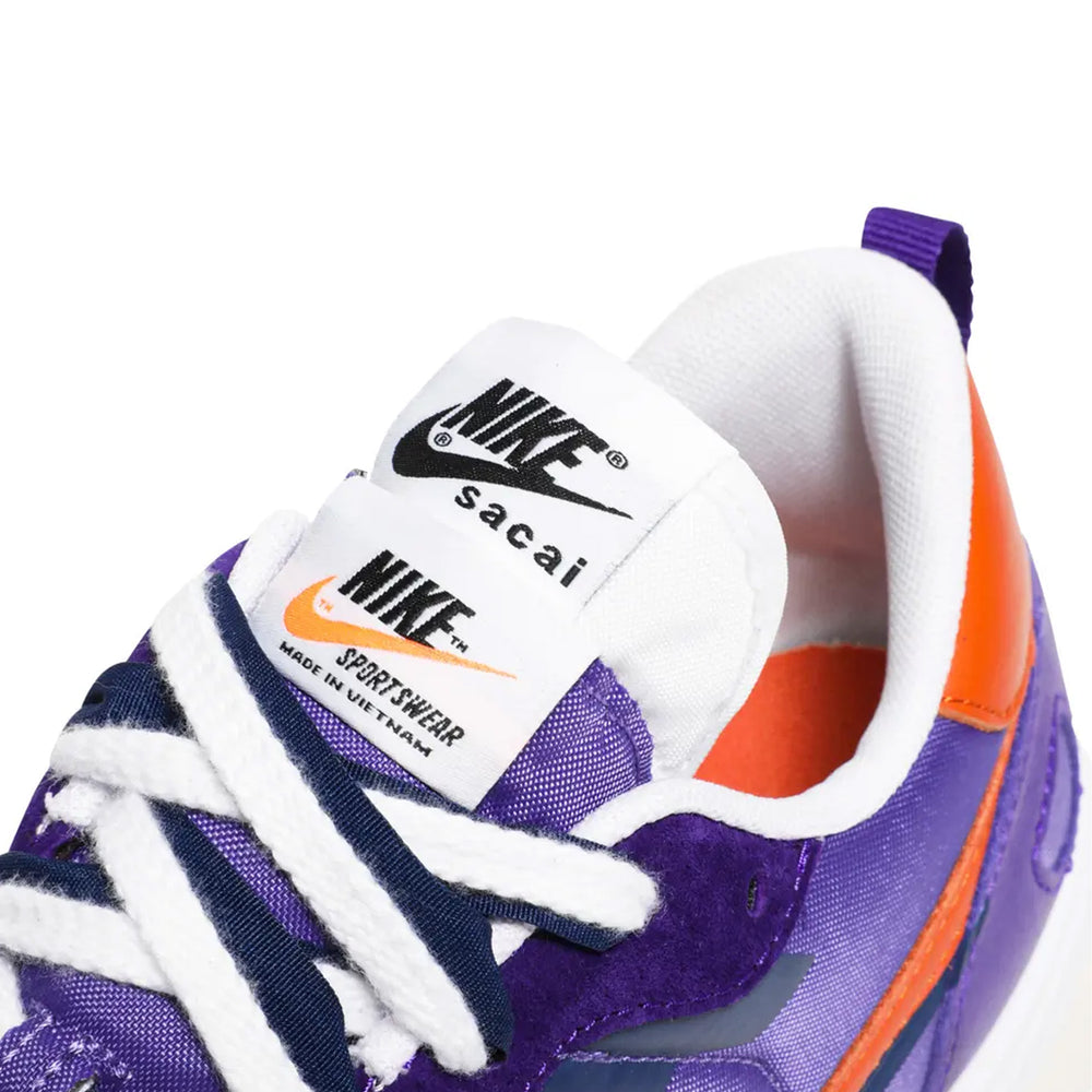 Nike-Vaporwaffle-x-Sacai-‘Dark-Iris’-laces-close-up