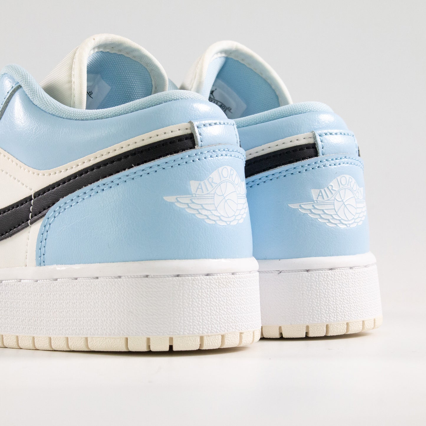 Air Jordan 1 Low 'Ice Blue Black' GS (2022)