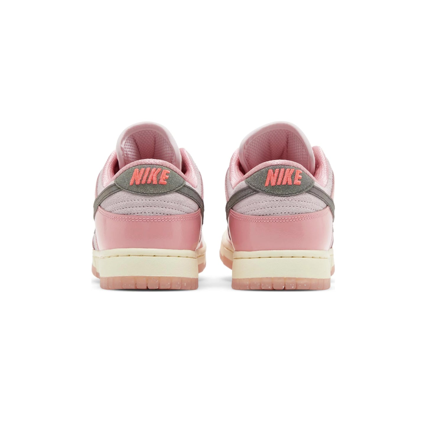 Dunk Low LX 'Barbie' W (2023)