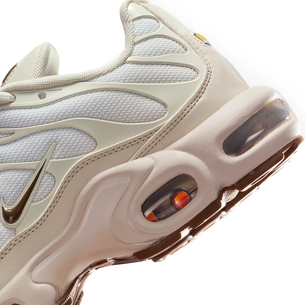 nike_air_max_plus_se_light_orewood_brown_womens_7