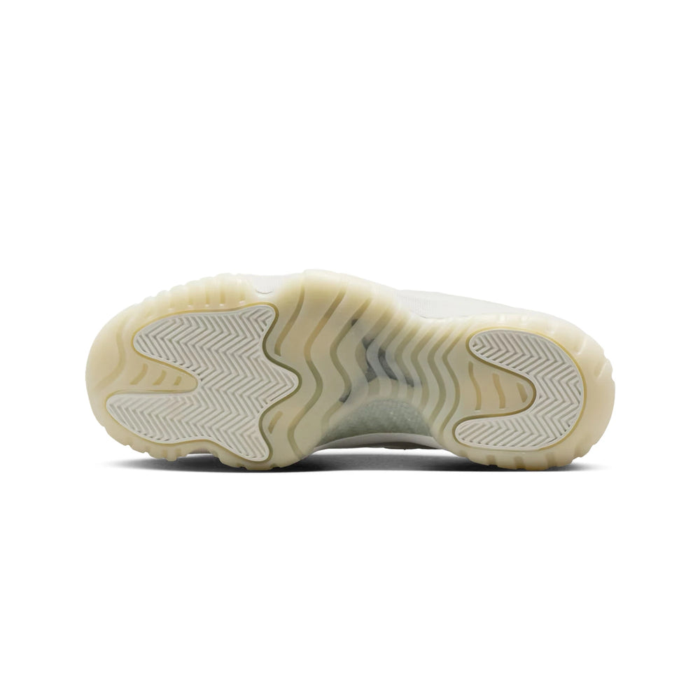 air_jordan_11_retro_pearl_womens_2025_15