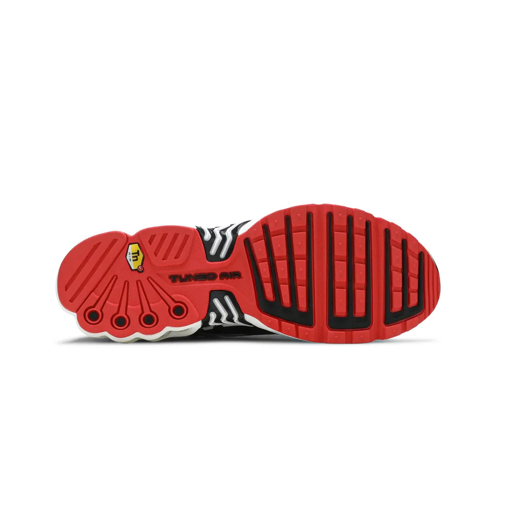 air_max_plus_3_black_white_track_red_2020_8