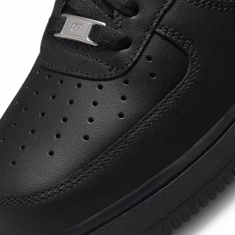 air_force_1_low_07_black_black_2022_8