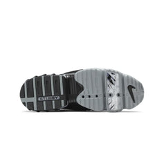 Air-Zoom-Spiridon-Cage-2-X-Stussy-‘Black’-5