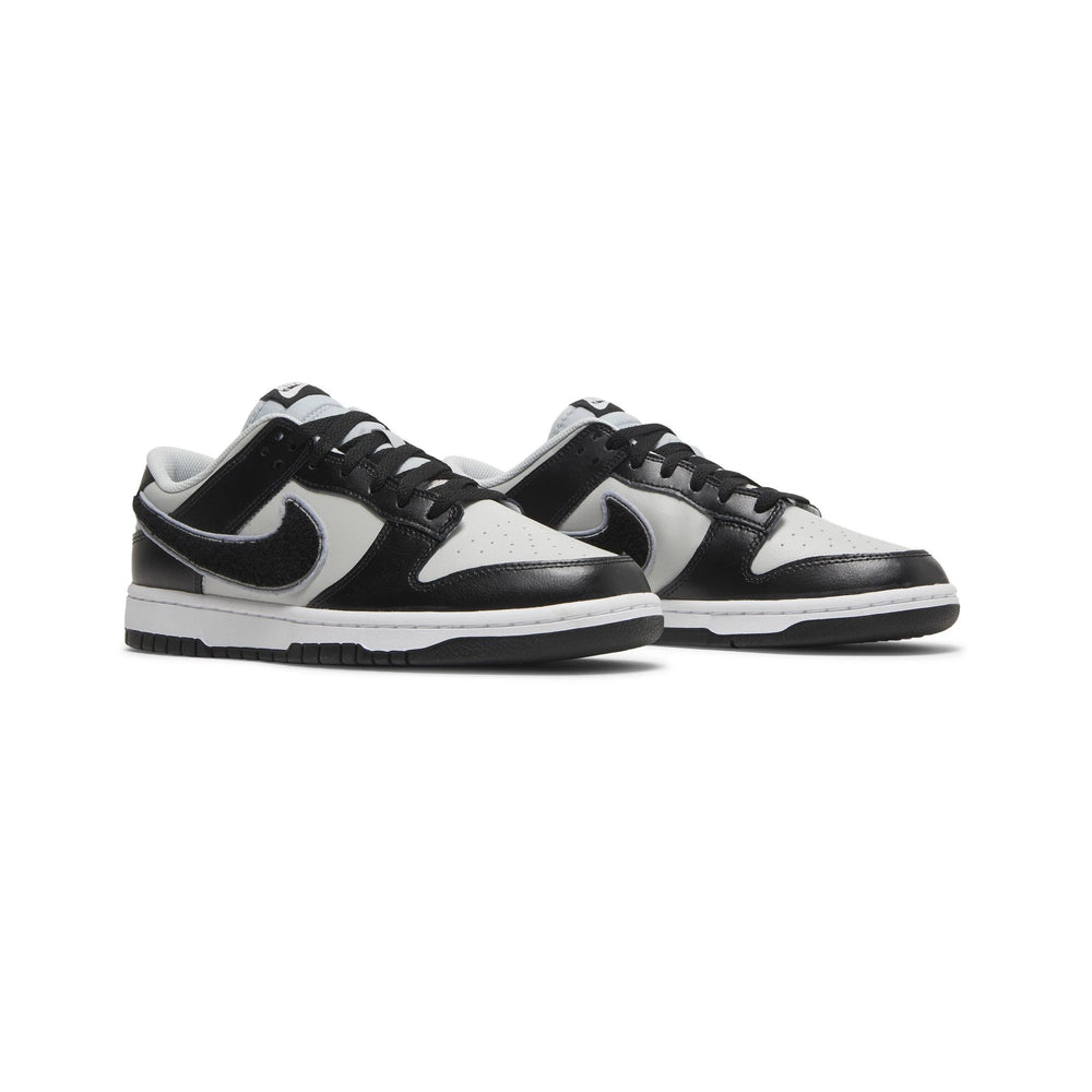 dunk_low_chenille_swoosh_black_grey_2022_2