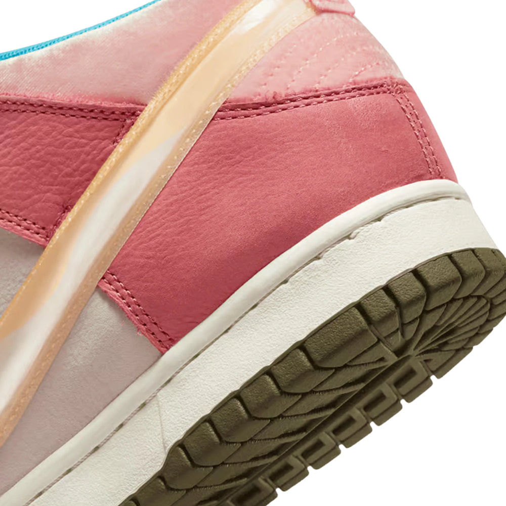 dunk_mid_social_status_free_lunch_strawberry_milk_2021_7