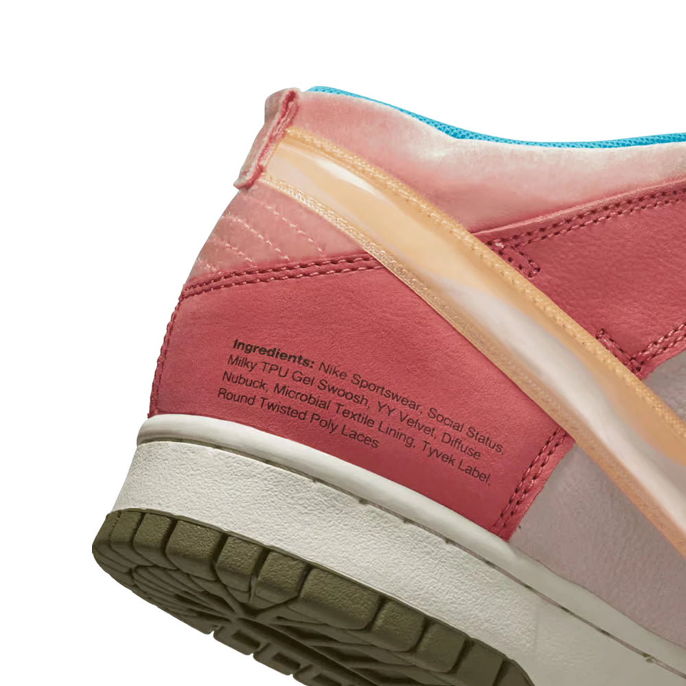 dunk_mid_social_status_free_lunch_strawberry_milk_2021_10