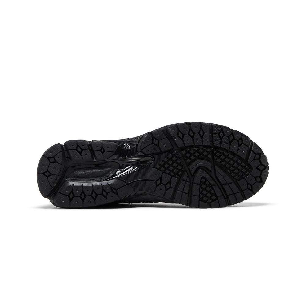 new_balance_2002r_gore_tex_jjjjound_charcoal_2024_8