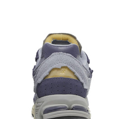 New-Balance-2002R-Protection-Pack-‘Light-Arctic-Grey-Purple’-(2022)-back-close-up