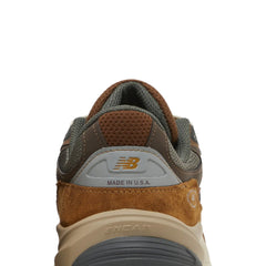 New-Balance-990v6-‘Carhartt-WIP-Sculpture-Center’-(2023)-back-close-up