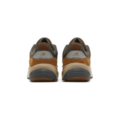 New-Balance-990v6-‘Carhartt-WIP-Sculpture-Center’-(2023)-back