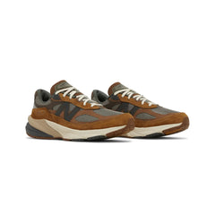 New-Balance-990v6-‘Carhartt-WIP-Sculpture-Center’-(2023)-front-side