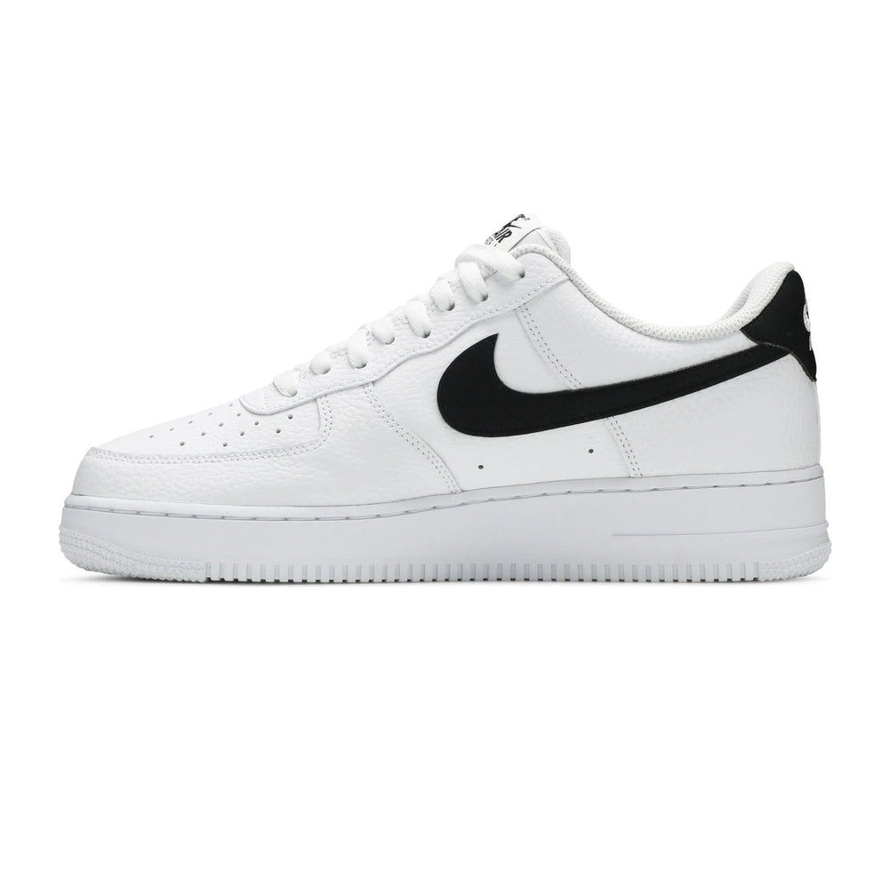 nike_air_force_1_low_07_white_black_pebbled_leather_2021_3