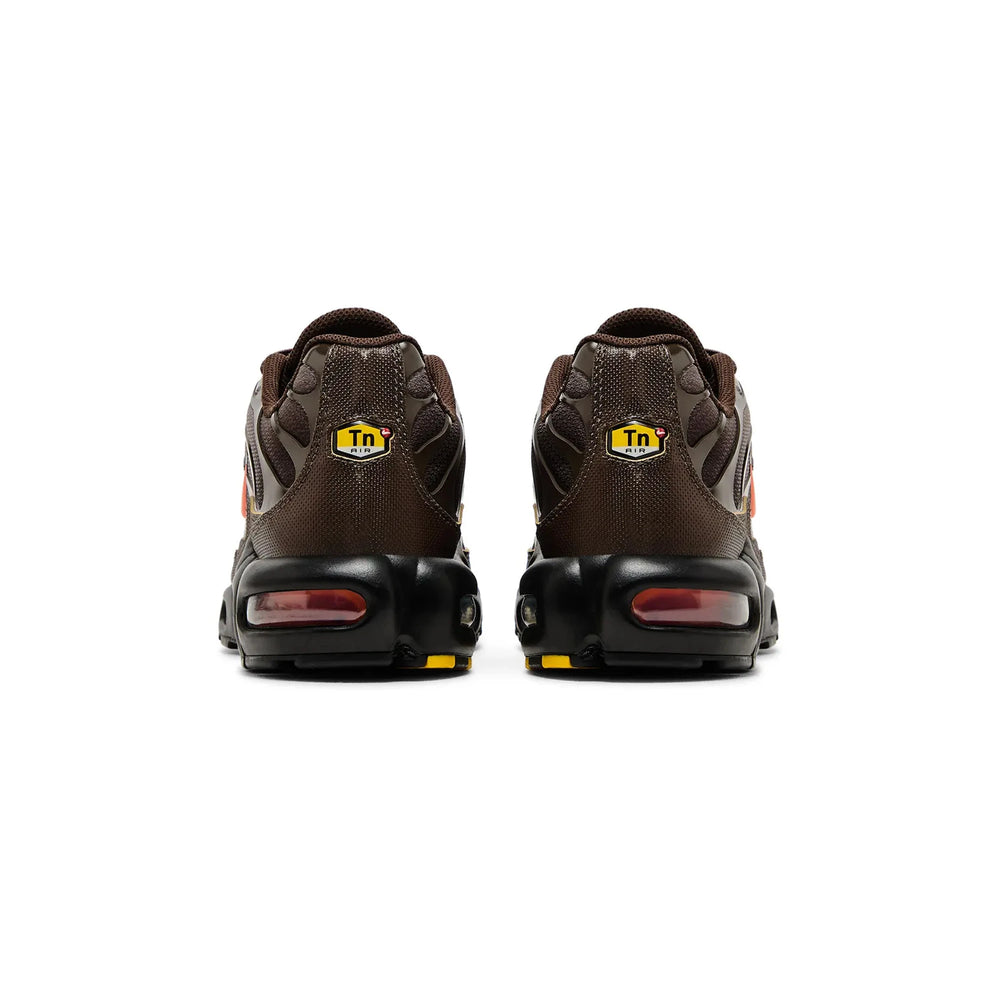 nike_air_max_plus_tn_baroque_brown_safety_orange_2025_4