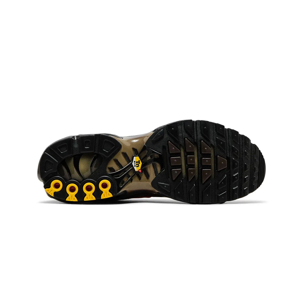 nike_air_max_plus_tn_baroque_brown_safety_orange_2025_5