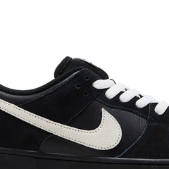 Nike-Dunk-Low-Pro-SB-‘Black-White-Gum’-(2025)-side-close-up