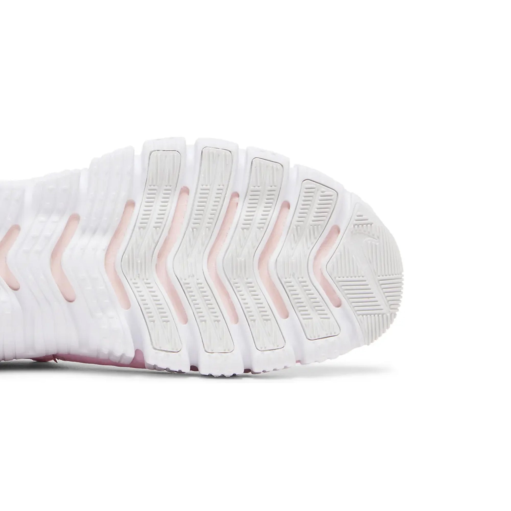 Nike-Free-Metcon-5-‘Pink-Foam’-w-(2024)-sole-close-up