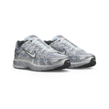 nike_p_6000_metallic_silver_summit_white_wolf_grey_2025_2