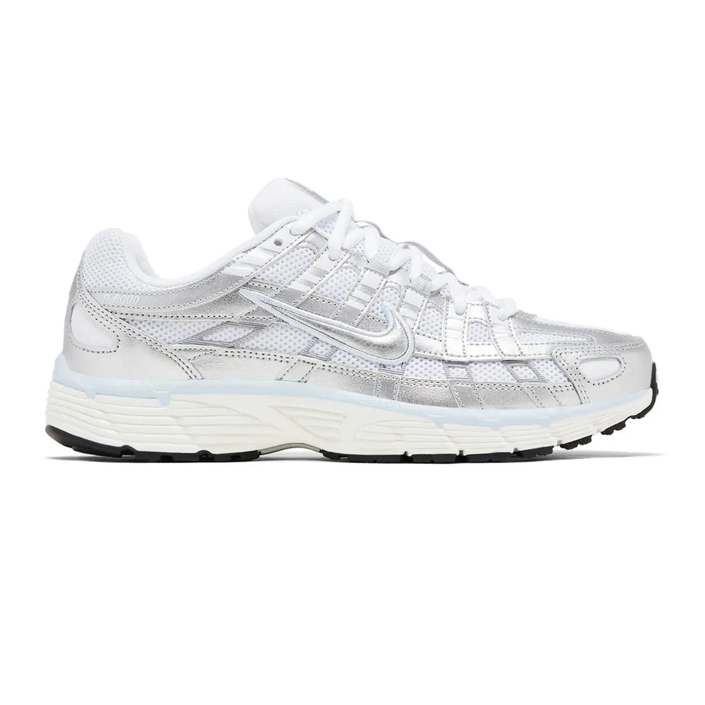 nike_p_6000_white_blue_tint_sail_metallic_silver_womens_2025_1