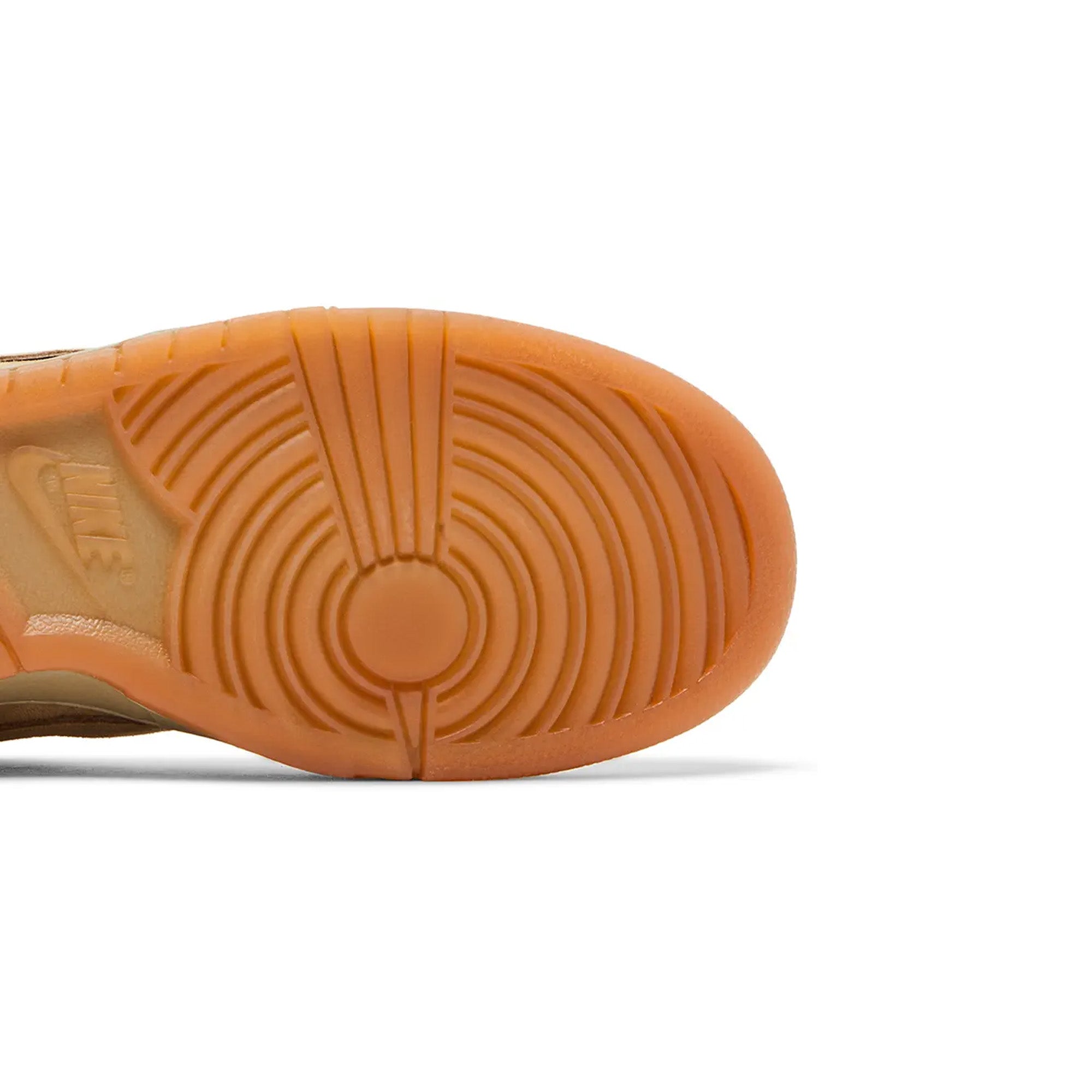 Nike-SB-Dunk-Low-Pro-B-‘Parachute-Beige’-(2025)-sole-close-up