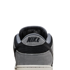 Nike-SB-Dunk-Low-‘Dark-Smoke-Grey’-(2024)-back-close-up