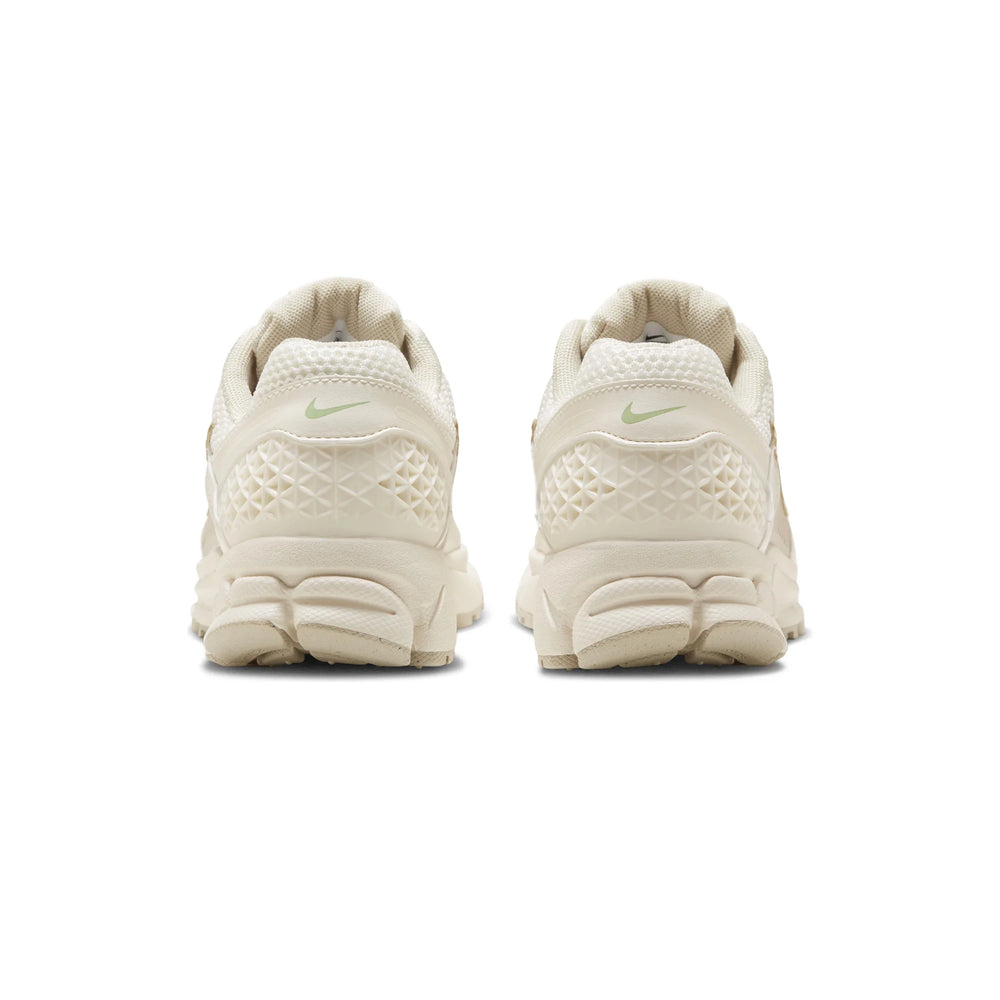 nike_zoom_vomero_5_metallic_silver_platinum_violet_w_2025_4