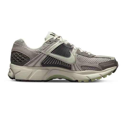 nike_zoom_vomero_5_cobblestone_flat_pewter_w_1