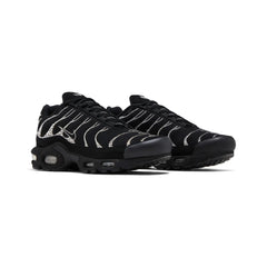 Swarovski-x-Wmns-Nike-Air-Max-Plus-'Moonlight'-front-side