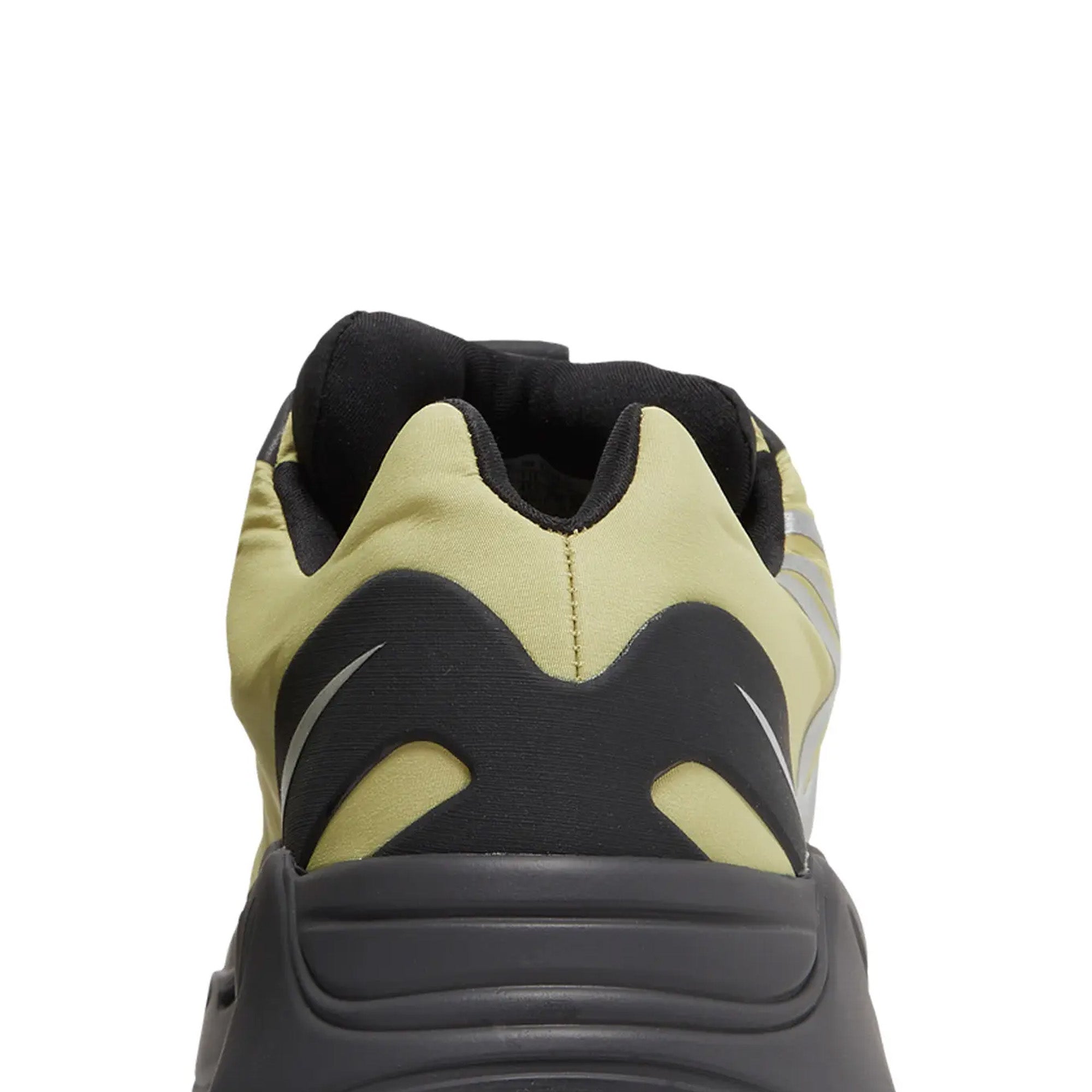 Yeezy-Boost-700-MNVN-‘Resin’-(2022)-back-close-up